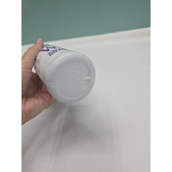 Chris Christensen White on White Whitening Treatment Dog Shampoo (16OZ) - Picture 6 of 6